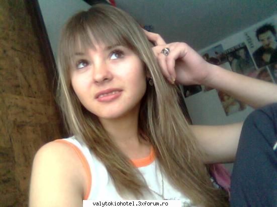 me............valentina - da deci aici puneti poze cu pr vostri cei mai - poze cu prietenii vostri