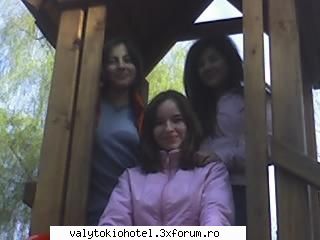 pic with the 2 of us - yeee...:D am gasit usbul...:P yupee...uitati - poze cu prietenii vostri