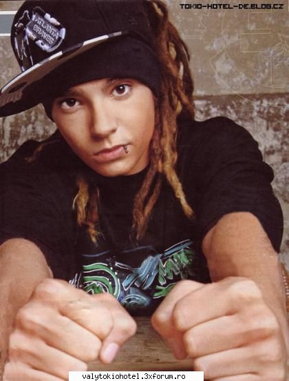 poze - ce pumni are tom in poza asta - ~~tom~~